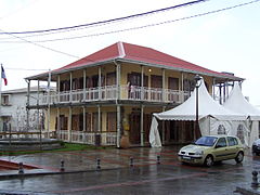 L'ancienne mairie, devenue « carrefour des Solidarités ».