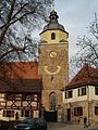 Kirche mit Westturm und Rathaus von S