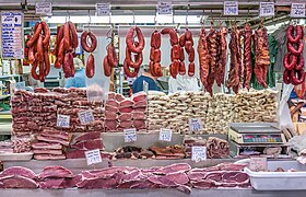 Au marché municipal. Janvier 2017.