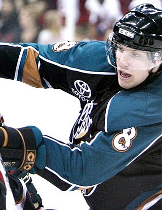 <span class="mw-page-title-main">Nathan McIver</span> Canadian ice hockey player