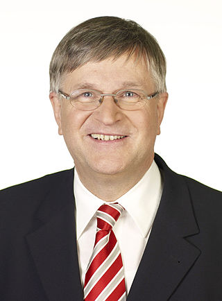 <span class="mw-page-title-main">Peter Hintze</span> German politician