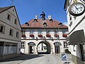 Torhaus des Oberen Tores aus dem Jahre 1720; es dient als Rathaus