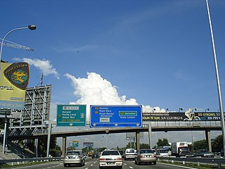 <span class="mw-page-title-main">Road signs in Malaysia</span> Overview of road signs in Malaysia