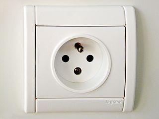 <span class="mw-page-title-main">AC power plugs and sockets</span> Connector used to connect to mains power