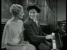 Thelma Todd en Chico Marx in Horse Feathers