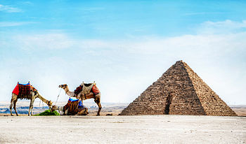 Giza Necropolis Photograph: Mohamed nabawy Licensing: CC-BY-SA-3.0