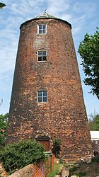 Blundeston windmill June2011.jpg