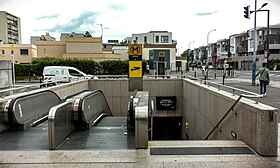 L'unique bouche d'accès de la station.