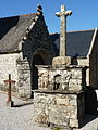 Calvaire de la chapelle de Rosquelfen.