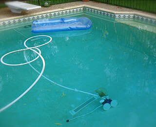 <span class="mw-page-title-main">Automated pool cleaner</span> Type of vacuum cleaner for swimming pools