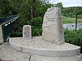 Monument « La Papeterie » au bord du Lignon à Tence.