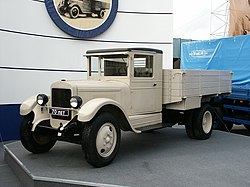 Restaurierter ZIS-5 aus dem Jahr 1933 auf einer Ausstellung in Moskau (2003)