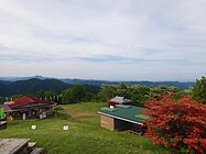 ヤマツツジ咲く陣馬山