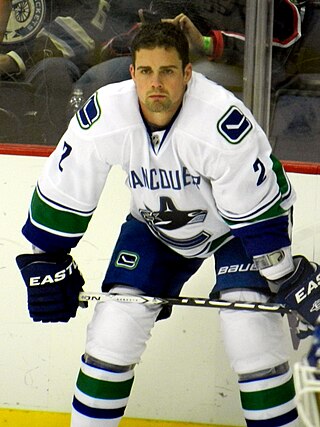 <span class="mw-page-title-main">Dan Hamhuis</span> Canadian ice hockey player (born 1982)