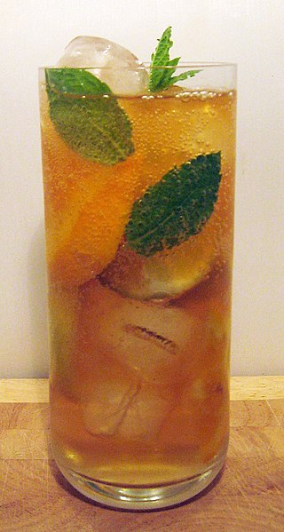 <span class="mw-page-title-main">Fruit cup (cocktail)</span> Alcoholic drink