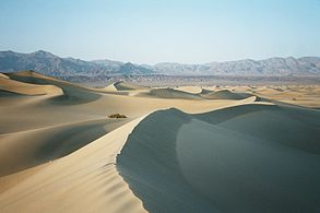 Dunes in Death Valley, California, USA / credit: Urban