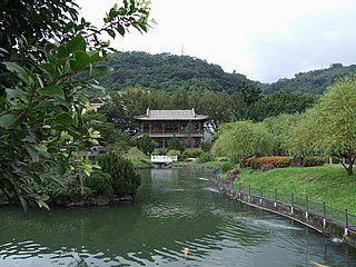 <span class="mw-page-title-main">Borrowed scenery</span> Technique in east Asian garden design