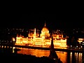 Bi şev xuyakirina Parlementoya Budapeştê