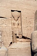 Abu Simbel, Ra-Horakhti mbi hyjren e tempullit.