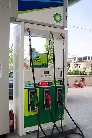 <span class="mw-page-title-main">Gasoline pump</span> Machine at a filling station that is used to pump fuels