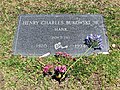 Charles Bukowskis grav, Green Hills Memorial Park i Los Angeles.