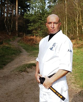 <span class="mw-page-title-main">Lee Hasdell</span> English kickboxer, combat sport promoter and mixed martial arts fighter