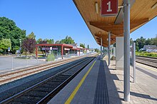 Canopy-covered island platform