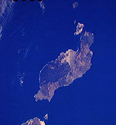 Satelita foto de Lanzarote kaj Chinijo.