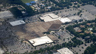 <span class="mw-page-title-main">The Oaks Mall</span> Shopping mall in Gainesville, Florida