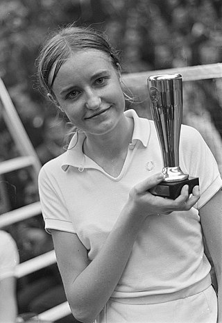 <span class="mw-page-title-main">Gillian Gilks</span> English badminton player