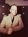 Governador Harold Stassen de Minnesota.