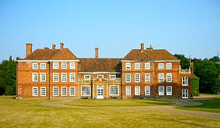 <span class="mw-page-title-main">Lullingstone Castle</span> Manor house in Lullingstone, Kent