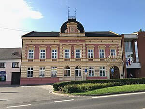 L'hôtel de ville.