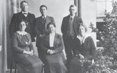 Staff of the Bolus Herbarium (1914) Staff of the Bolus herbarium (1914).png