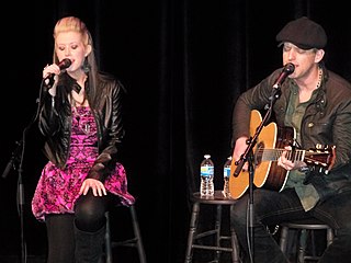 <span class="mw-page-title-main">Thompson Square</span> American country duo