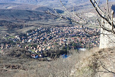 Панорама Звечана виђена са истоимене трвђаве.