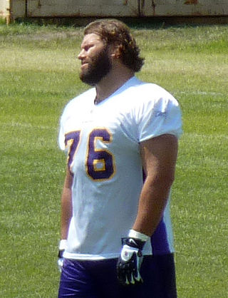 <span class="mw-page-title-main">Steve Hutchinson (American football)</span> American football player (born 1977)