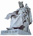 Afonso X o Sabio, rei de Castela e de León (1252-1284). Esta estatua en pedra atópase na Biblioteca Nacional (Madrid).