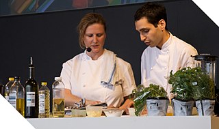 <span class="mw-page-title-main">Angela Hartnett</span> English chef (born 1968)