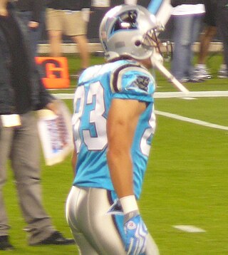 <span class="mw-page-title-main">Charly Martin</span> American football player (born 1984)