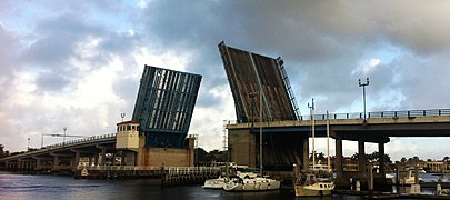 Klappbrücke auf dem Las Olas Boulevard