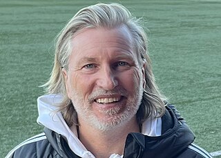 <span class="mw-page-title-main">Robbie Savage</span> Welsh footballer and pundit (born 1974)