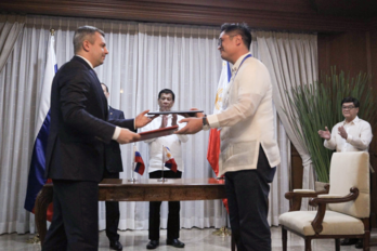 Deputy Minister of Telecom and Mass Communications Dmitri M. Alkhazov and Presidential Communications Secretary Martin Andanar during the bilateral meeting at the Coconut Palace in Pasay City on November 13, 2017. Andanar and Alkhazov.png