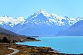 Aoraki/Mount Cook estas la plej alta pinto en Nov-Zelando, kun 3 724 metroj.