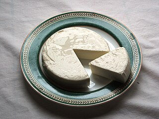 <span class="mw-page-title-main">Queso blanco</span> Any of a variety of white cheeses produced in Latin America