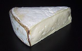 <span class="mw-page-title-main">Vacherin Mont d'Or</span> Soft cheese made in France and Switzerland