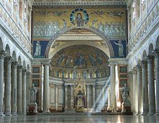 L'arc de Galla Placidia dans la basilique Saint-Paul-hors-les-Murs, datant du Ve siècle puis refait au XIXe siècle.