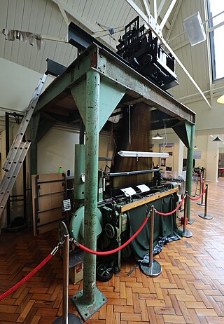 <span class="mw-page-title-main">Rapier loom</span> Shuttleless weaving loom