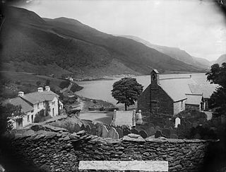 <span class="mw-page-title-main">Tal-y-llyn, Gwynedd</span> Human settlement in Wales