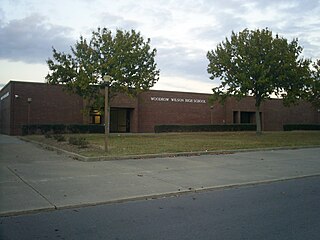 <span class="mw-page-title-main">Manor High School (Portsmouth, Virginia)</span> American public high school in Portsmouth, Virginia